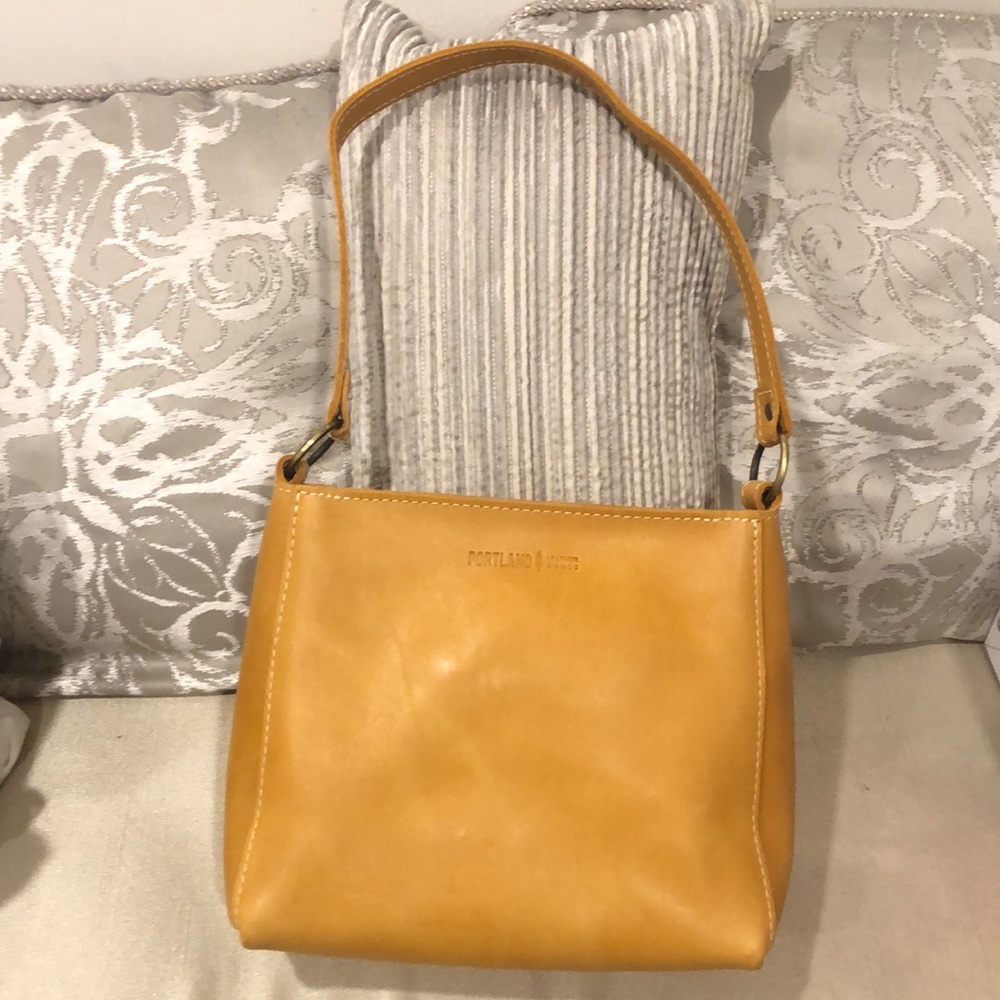 BNNU: Sunflower Triangle Shoulder Bag (Portland Leather)